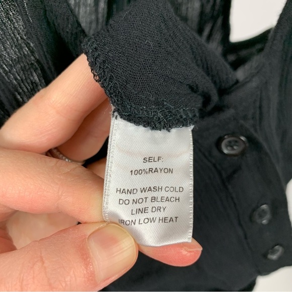 Lulu’s Black Button Down Overalls Jumpsuit Romper XS - Picture 5 of 7